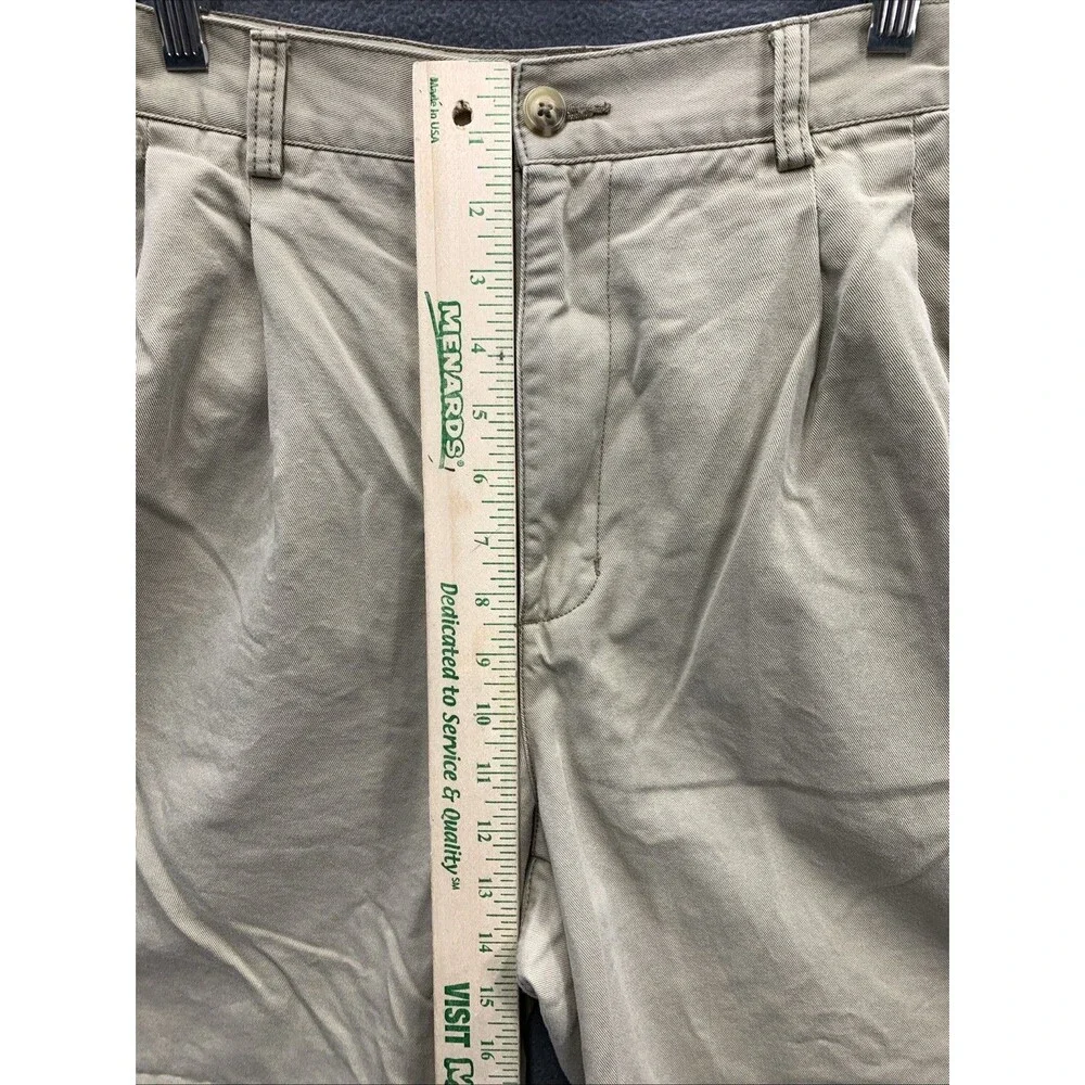 Old Navy Khaki Bermuda Shorts Mens Size 36 Regular Pleated Outdoor